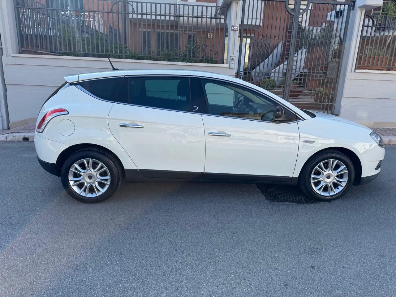 Lancia Delta 1.6 MJT DPF Gold