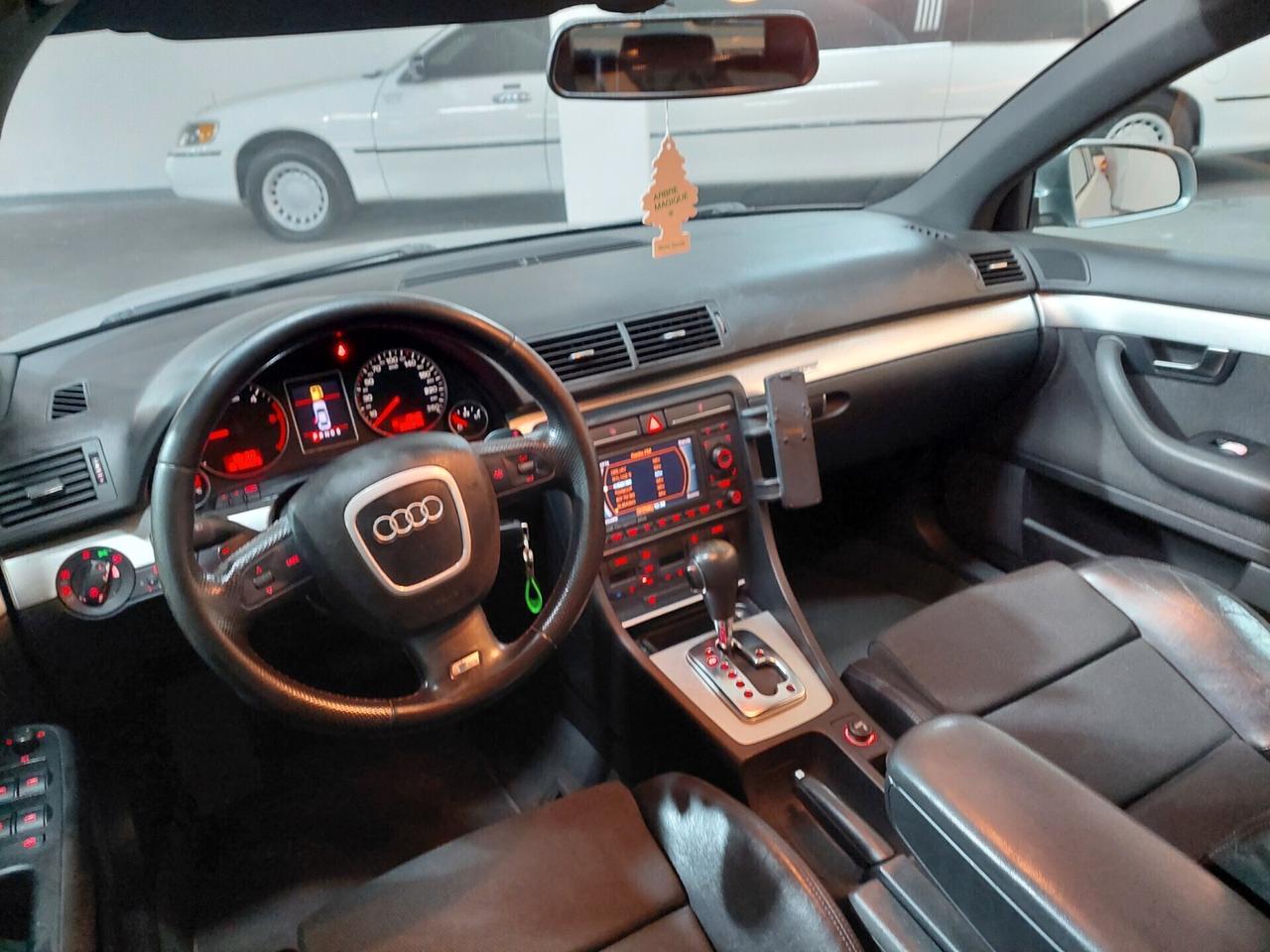 Audi A4 3.0/233CV TDI S line interno e esterno