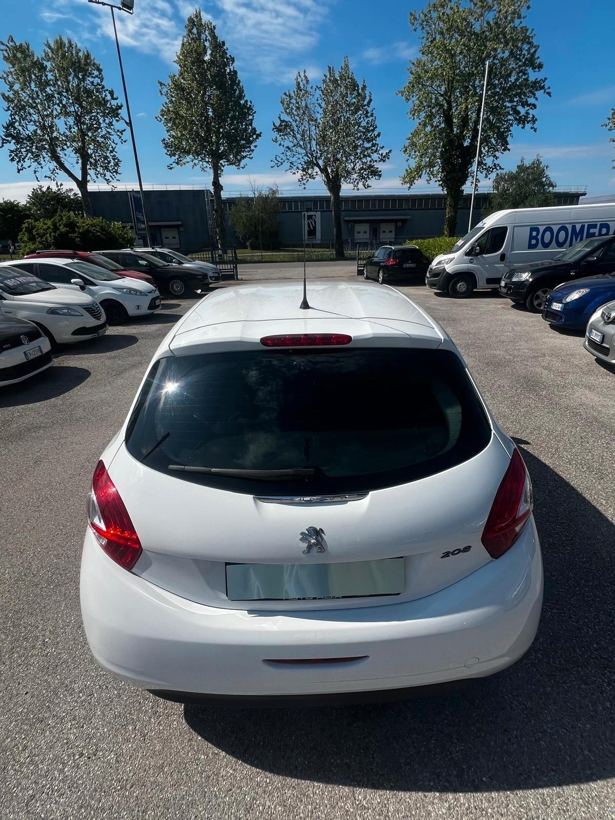 Peugeot 208 ALLURE