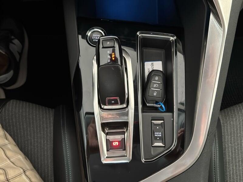 Peugeot 3008 BlueHDI 130 EAT8 S&S Allure
