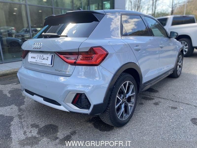 Audi A1 citycarver 30 TFSI Identity Contrast