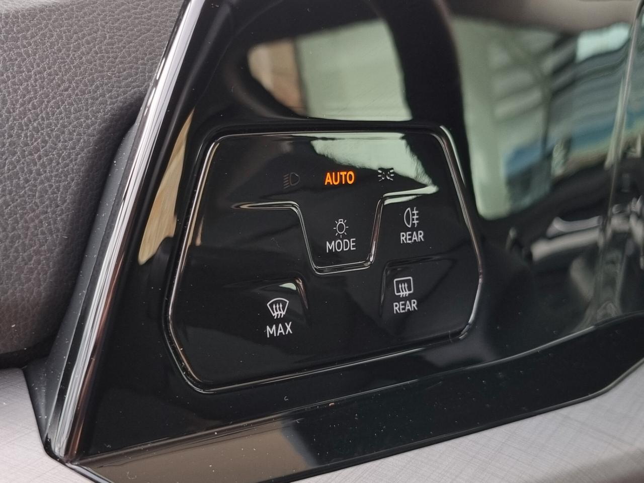Volkswagen Golf VIII 1.0 tsi evo Life 110cv