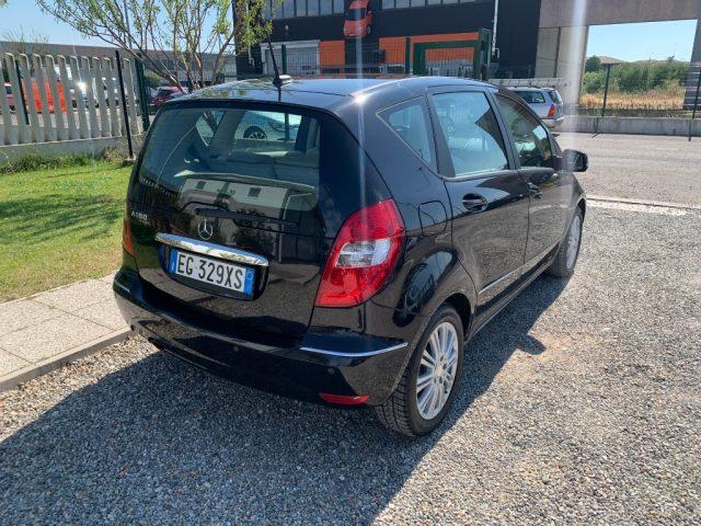 MERCEDES-BENZ A 180 BlueEFFICIENCY Premium