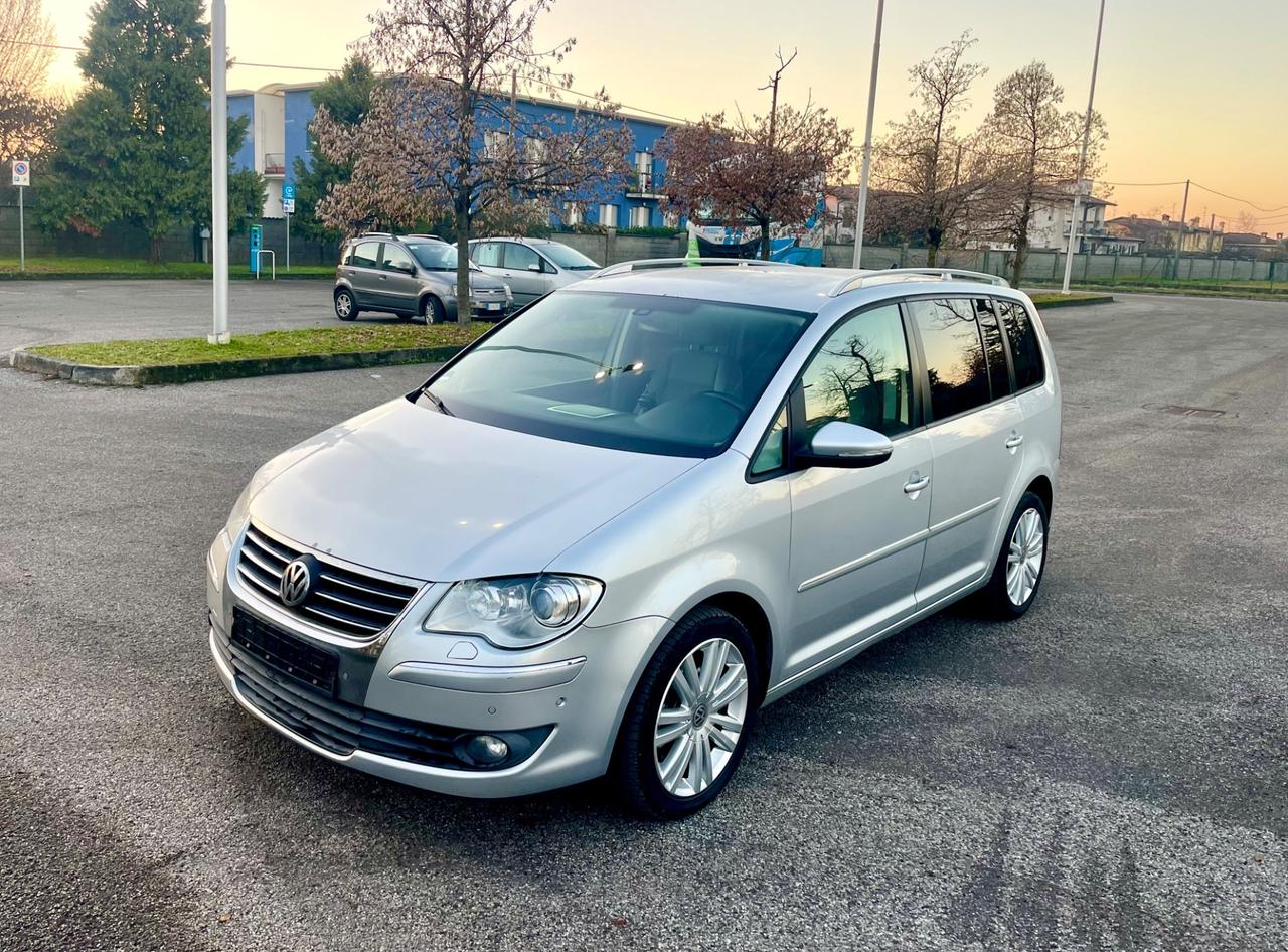 Volkswagen Touran Business 2.0 TDI 140 CV DSG Highline