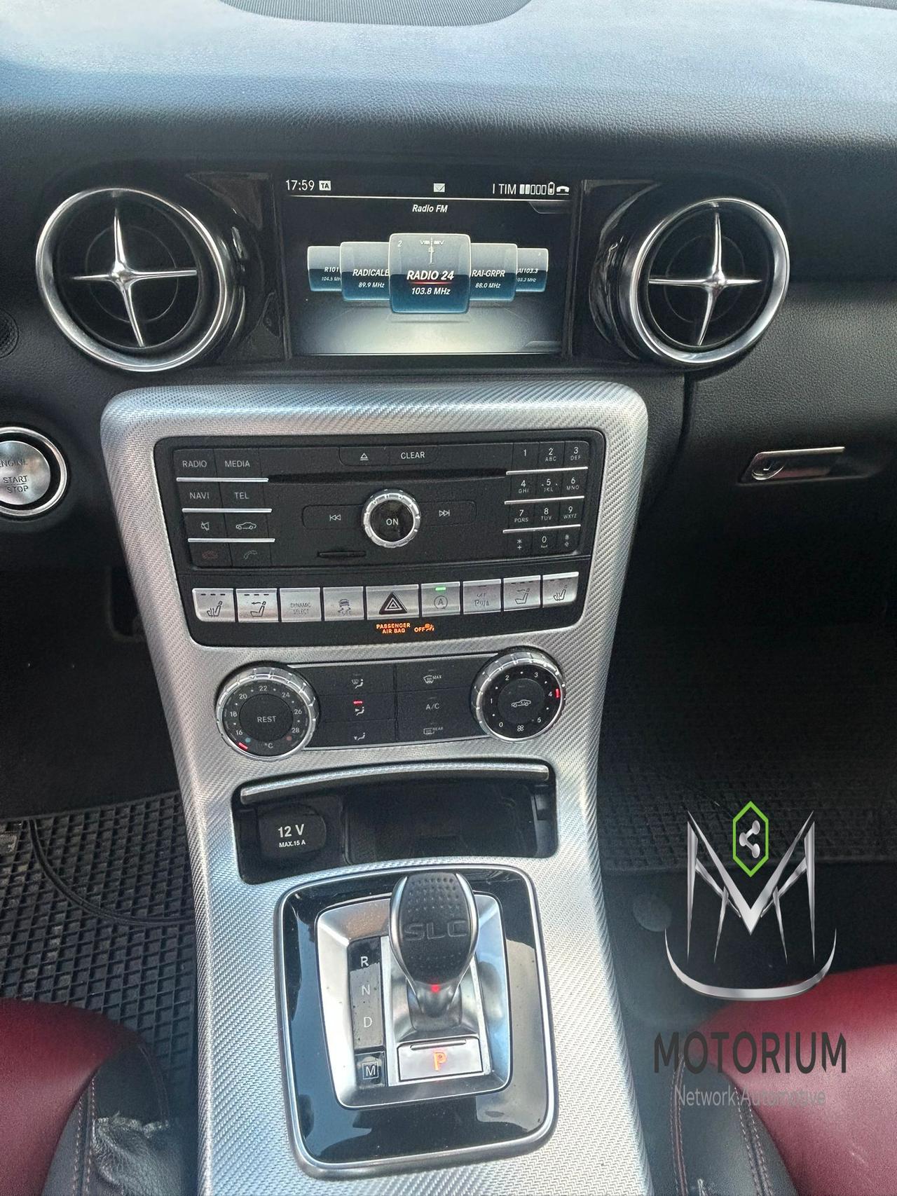 Mercedes-Benz SLC 250 D PREMIUM AMG