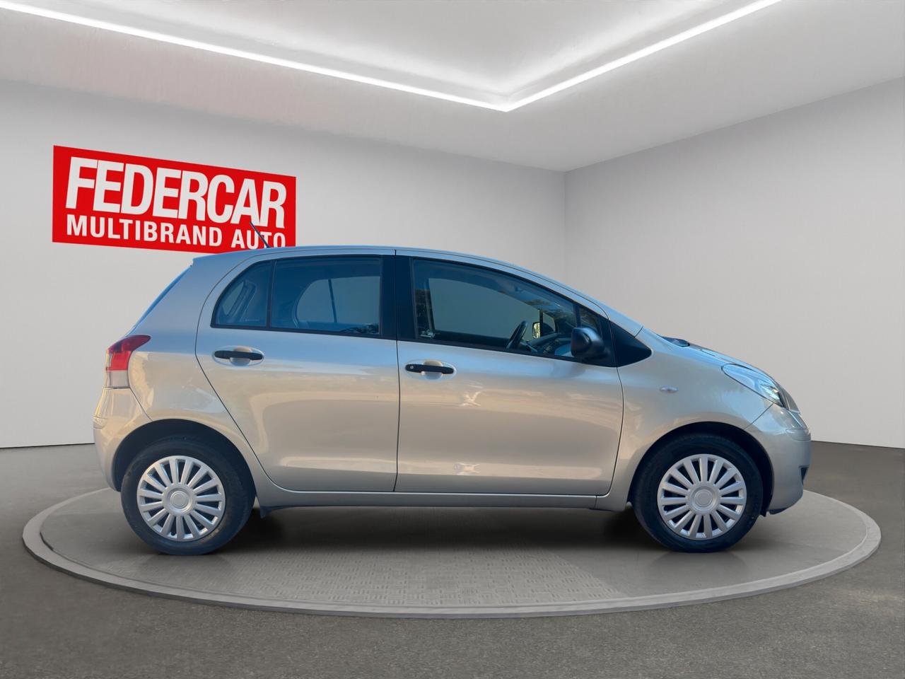 Toyota Yaris 1.0 5 porte Now