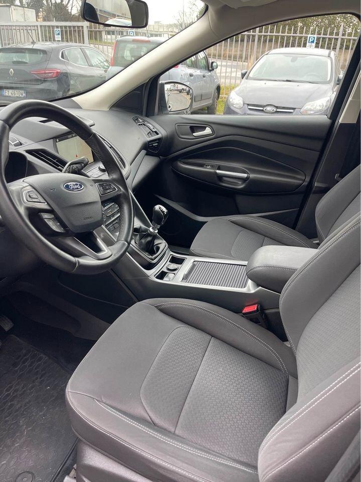 Ford Kuga 1.5 TDCI 120 CV S&S 2WD ST-Line