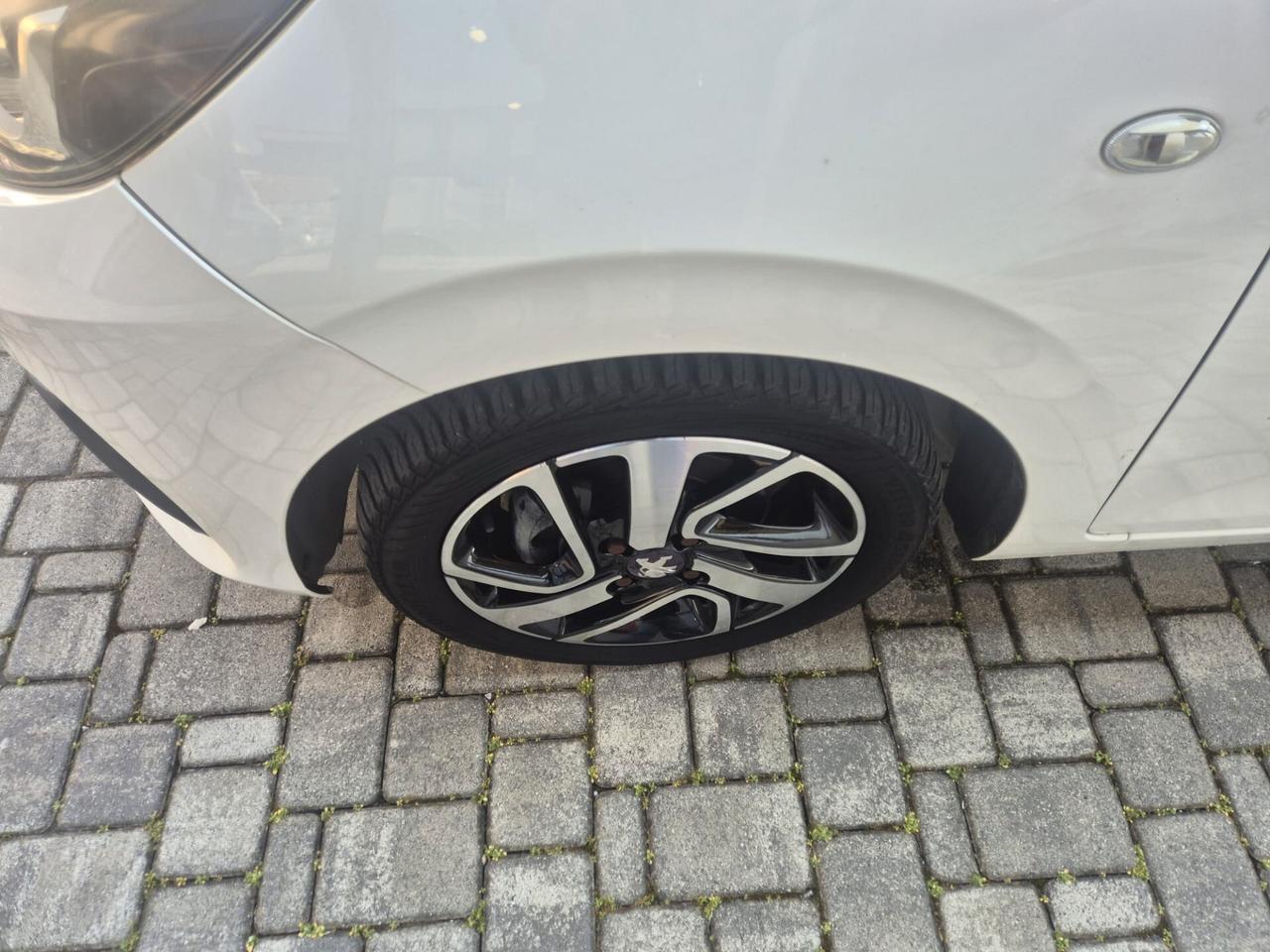 PEUGEOT 108 Decappottabile 5p 1.2 puretech Allure Top!