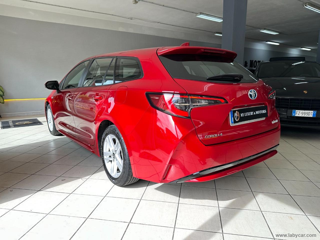 TOYOTA Corolla 1.8 Hybrid Business