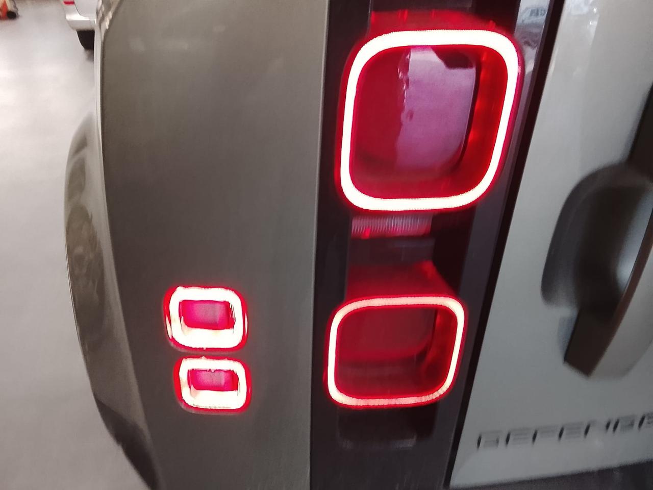 LAND ROVER Defender VII - Defender 110 3.0d i6 mhev X-Dynamic HSE awd 300cv auto