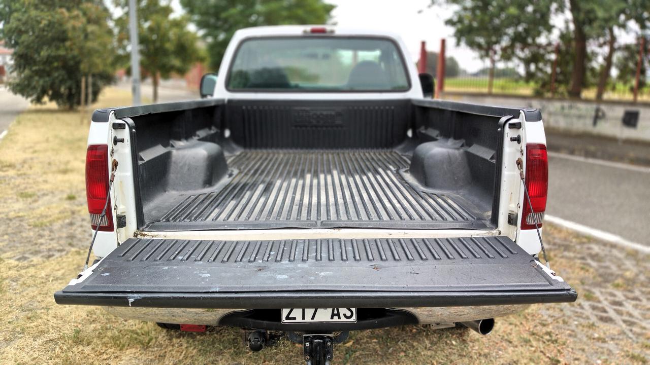 Ford F 350 6.0 TD 4x4 con Gancio