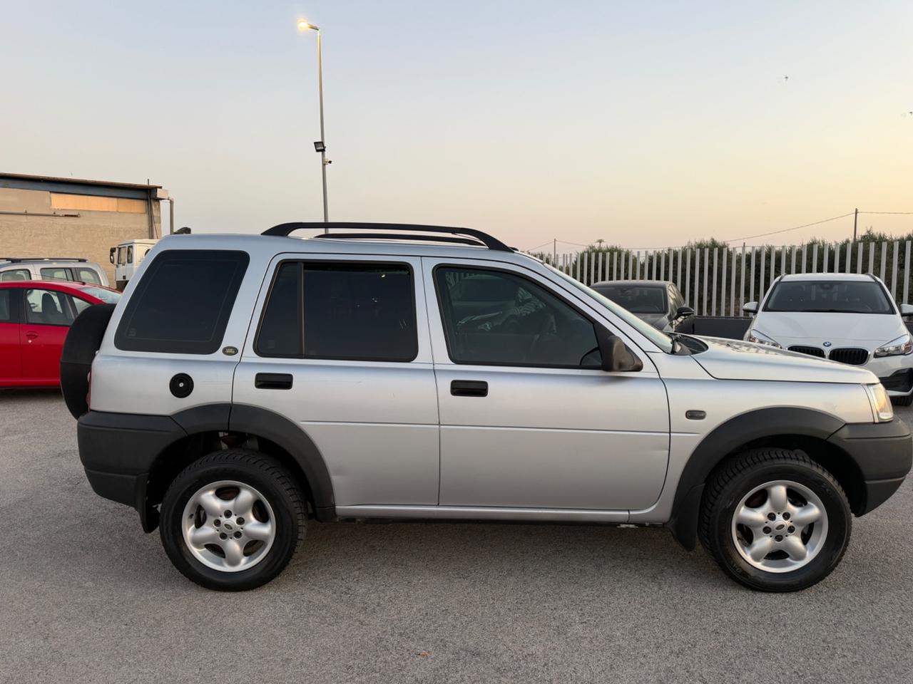 LAND ROVER FREELANDER 2.0 TD4 5 PORTE MY BMW