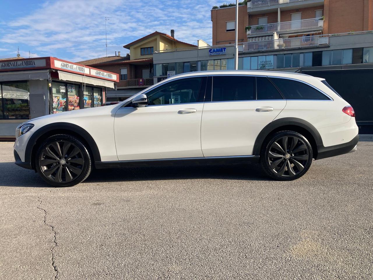 Mercedes-Benz E 220 E-Class E #6086