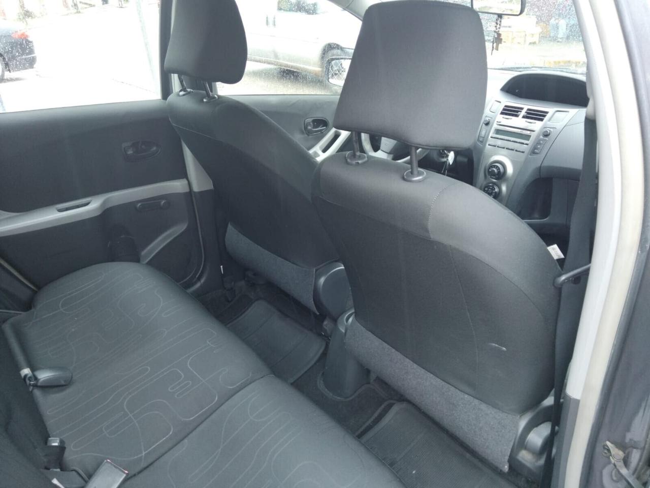 Toyota Yaris 1.0 5 porte Luxury pack