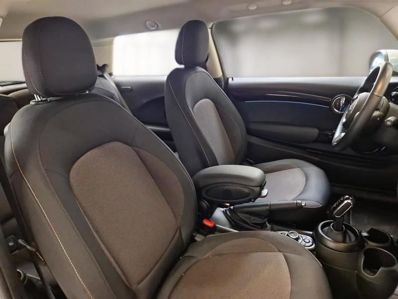 MINI COOPER ESSENTIAL AUTO 3 PORTE BERLINA