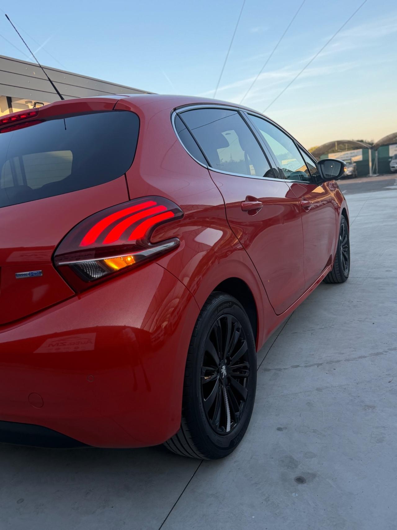 Peugeot 208 BlueHDi 75 5 porte Allure