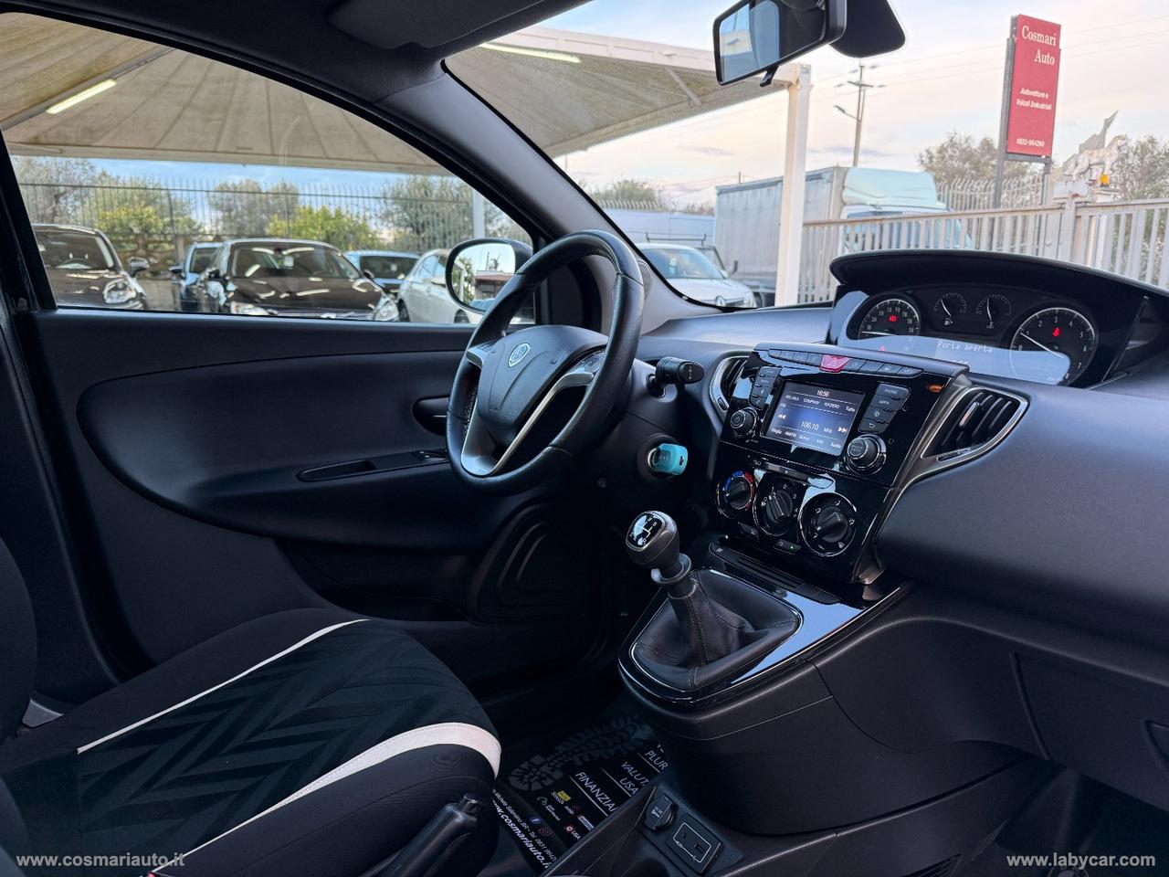 LANCIA Ypsilon 1.2 69 CV 5p. Gold