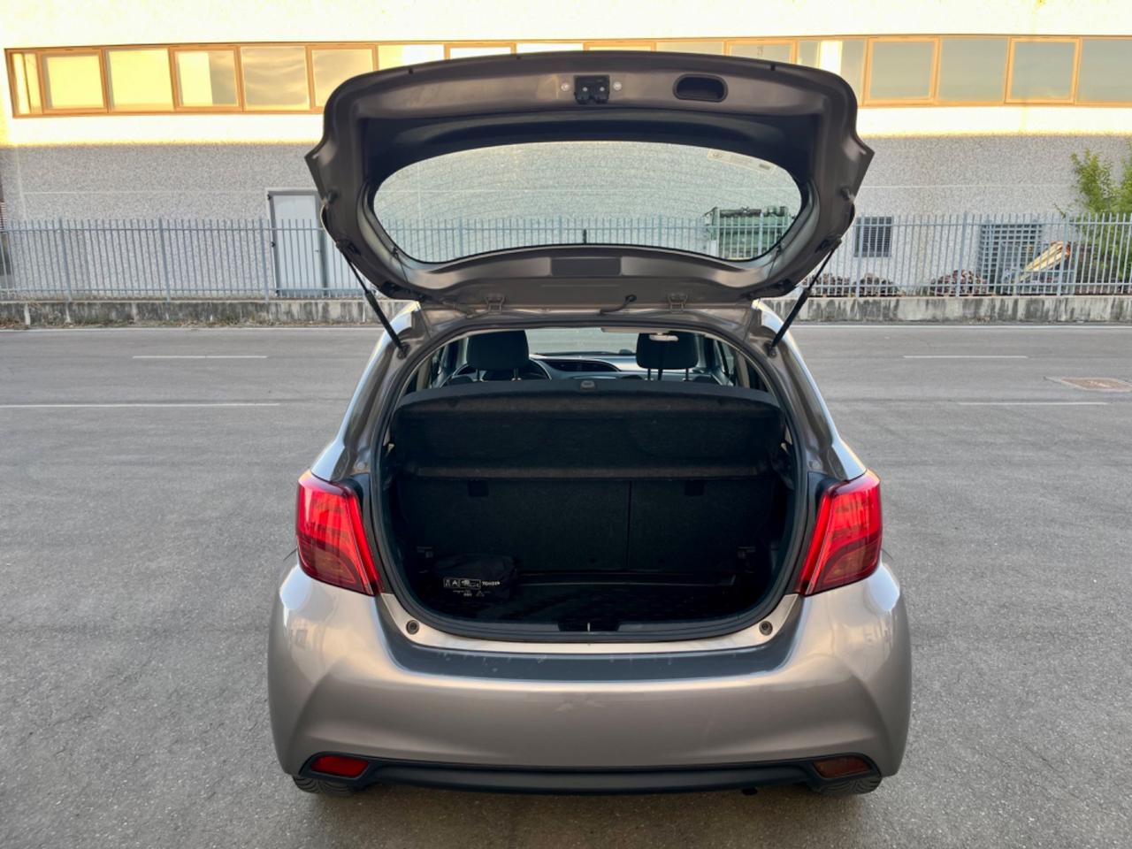 Toyota Yaris 1.0benz 2015 118.000km euro6 per neopatentati