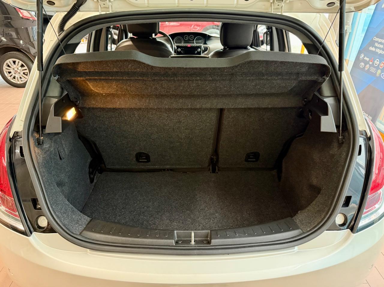 Lancia Ypsilon 0.9 TwinAir 85cv Autom