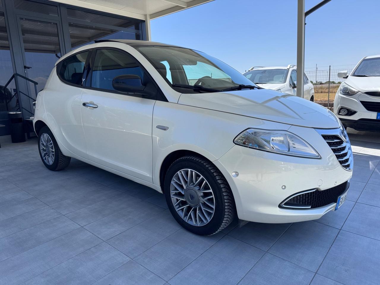 Lancia Ypsilon 1.3 MJT 16V TETTO Platinum