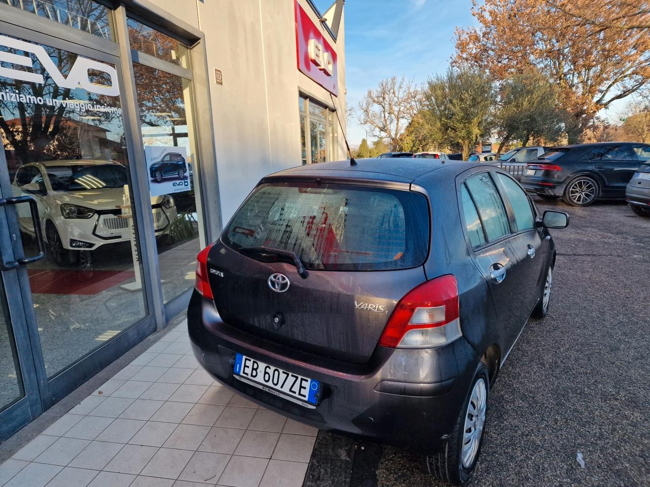 Toyota Yaris 1.0 5 porte Sol