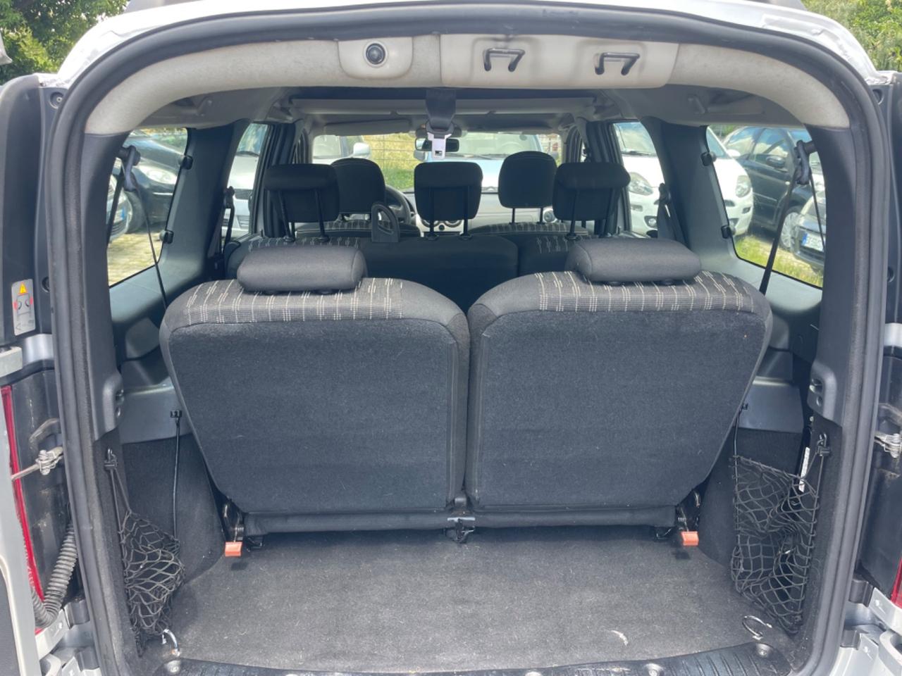 Dacia Logan MCV 1.5 dCi 90CV 7 posti Embleme
