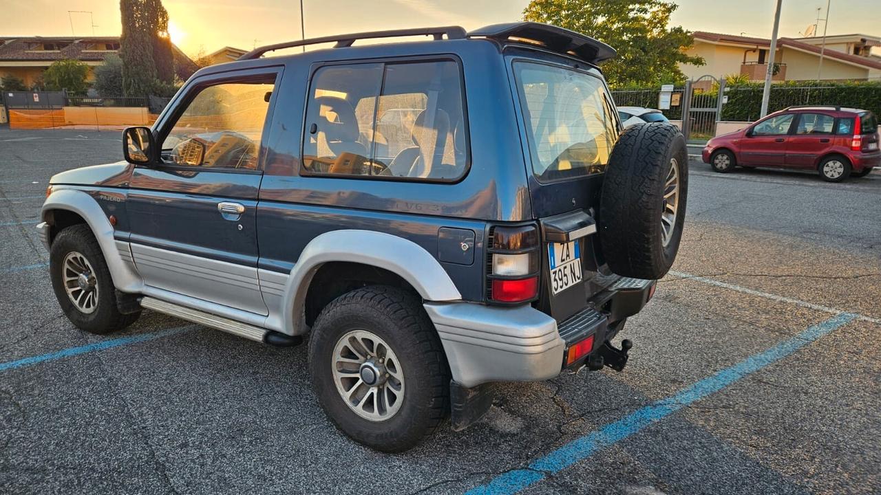 Mitsubishi Pajero V6 GLS 3.0 cc ASI