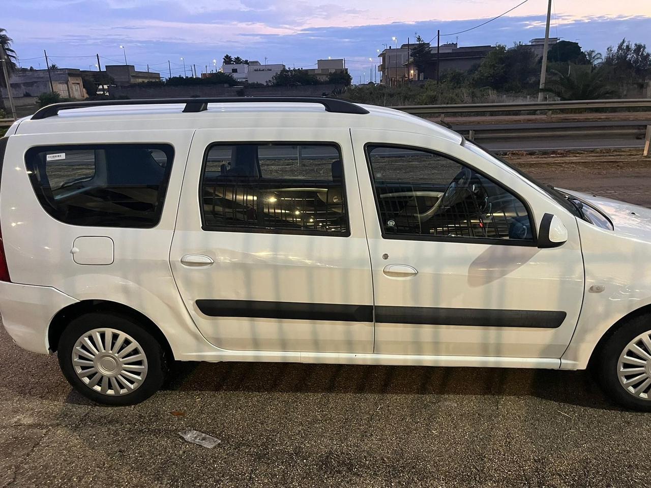 Dacia Logan MCV 1.5 dCi 90CV Lauréate 2011