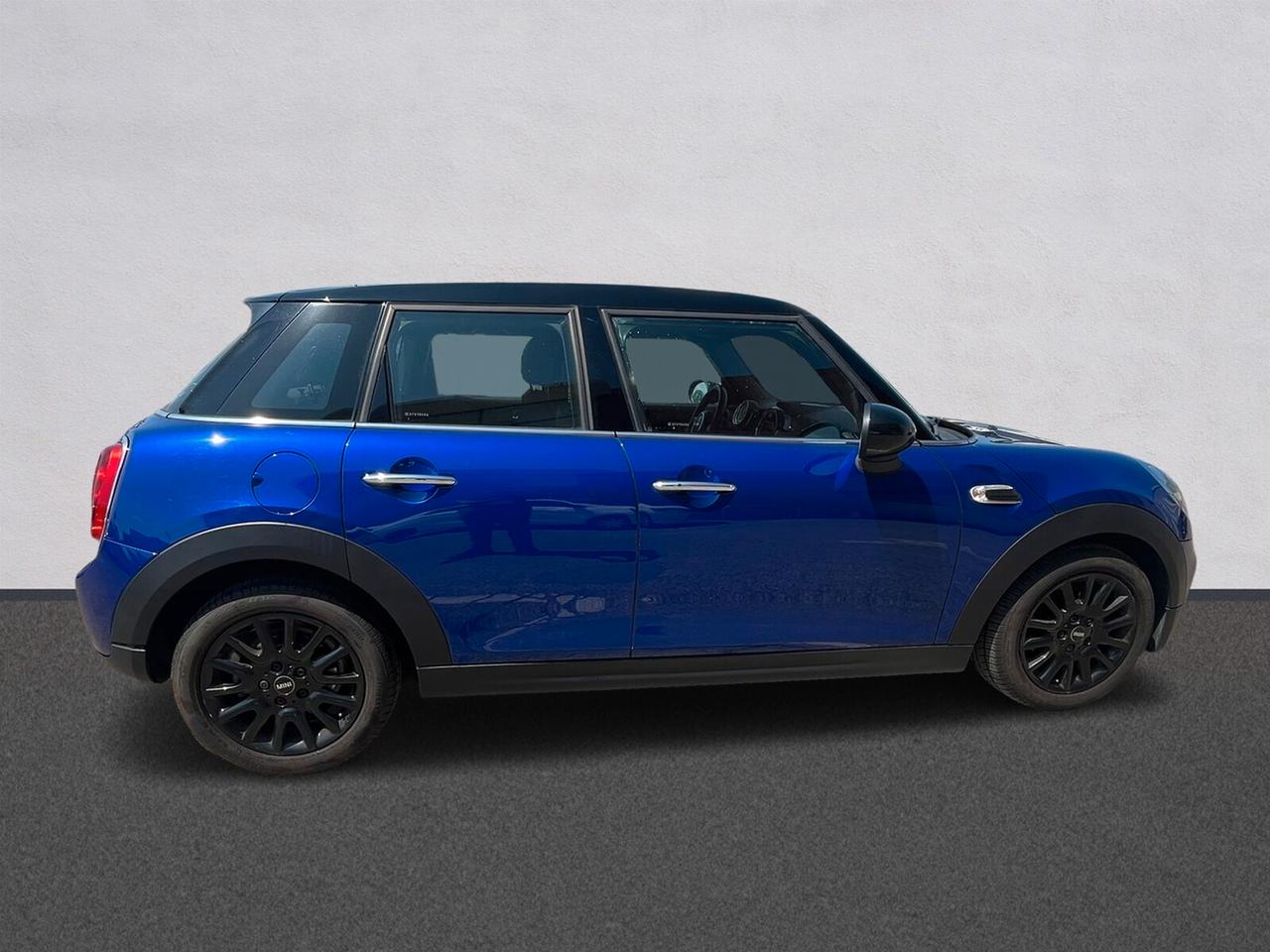 Mini Cooper | da €237 al mese