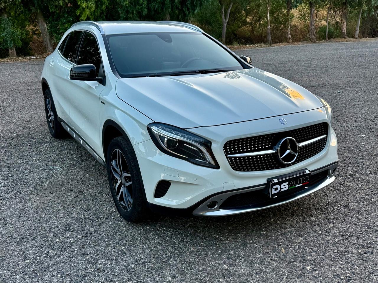 MERCEDES- BENZ GLA 200 D AUTOMATIC SPORT