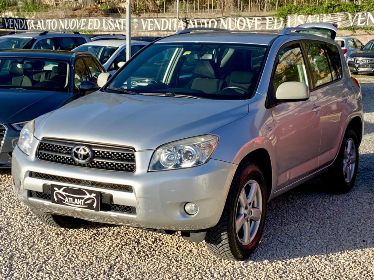 Toyota RAV 4 RAV4 2.0 Luxury