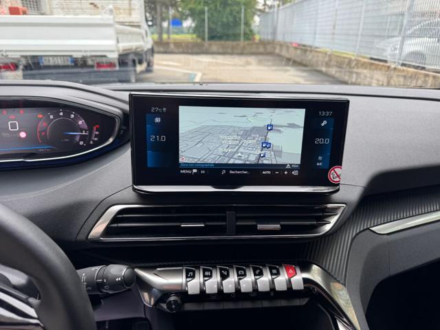 PEUGEOT 3008 PureTech Turbo 130CV Allure Pack NAVI+RETR.