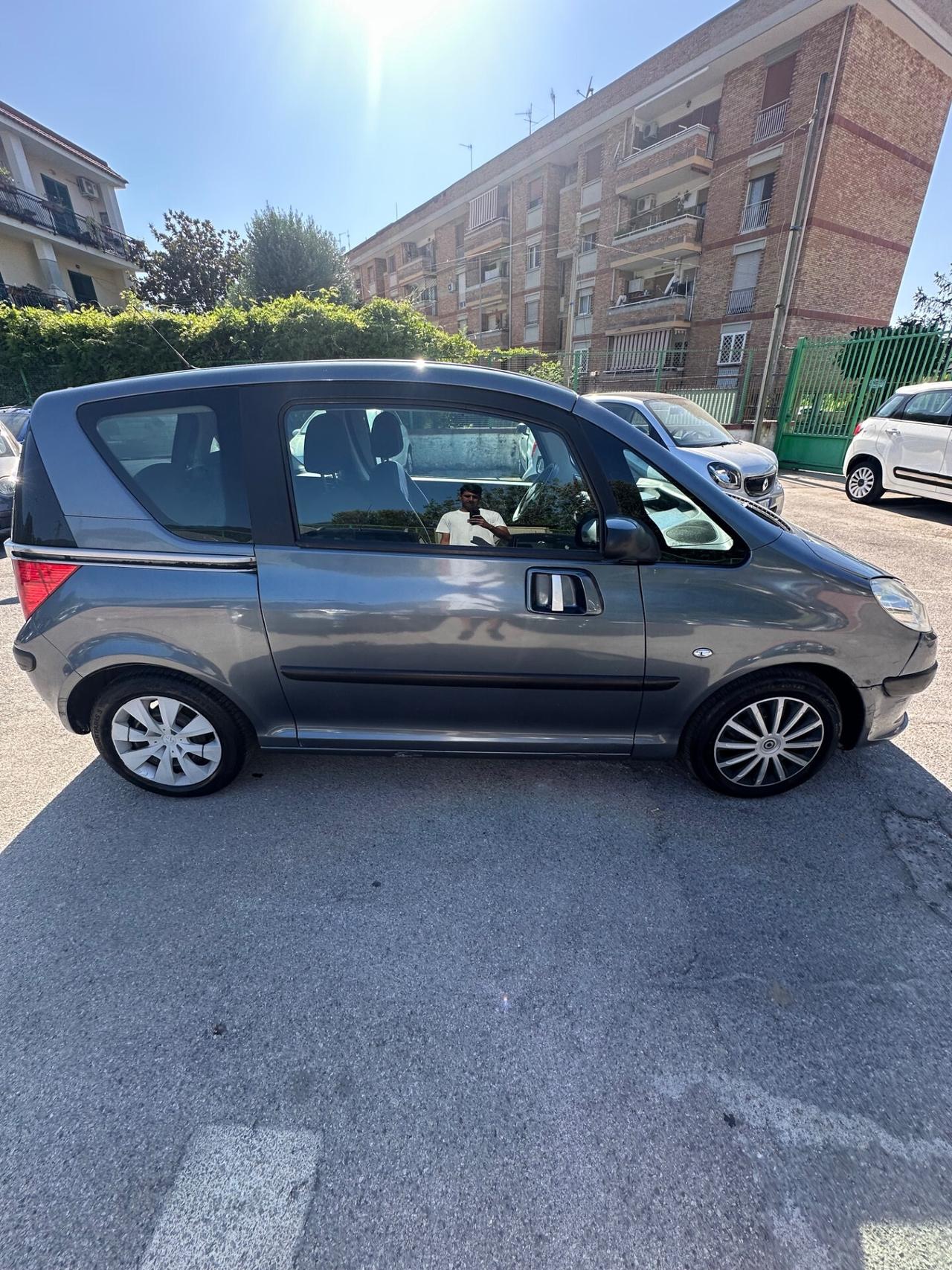 Peugeot 1007 1.4 HDi Sporty