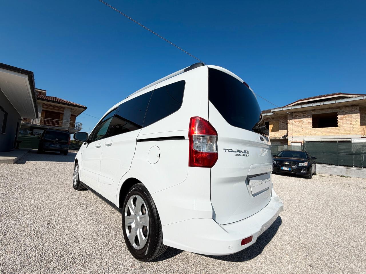 Ford Tourneo Courier 1.5 TDCI 95 cv 136.705 km unico proprietario autocarro
