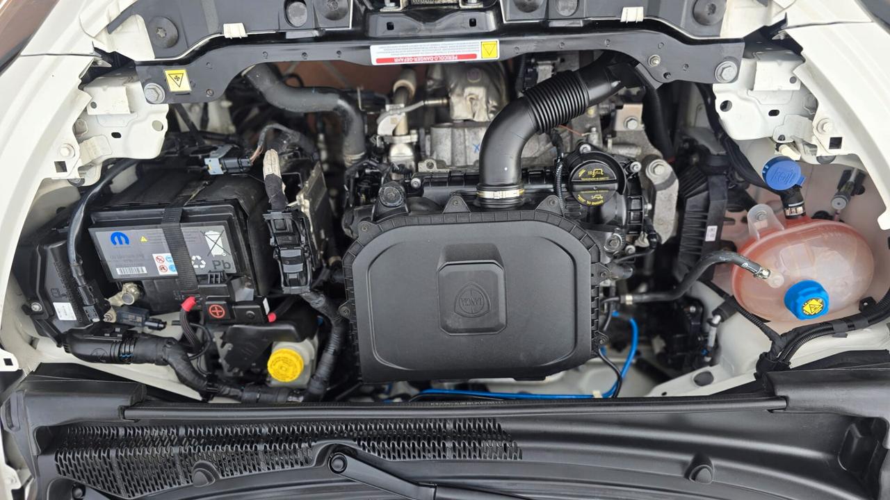 Lancia Ypsilon 1.0 FireFly 5 porte S&S Hybrid Ecochic Silver