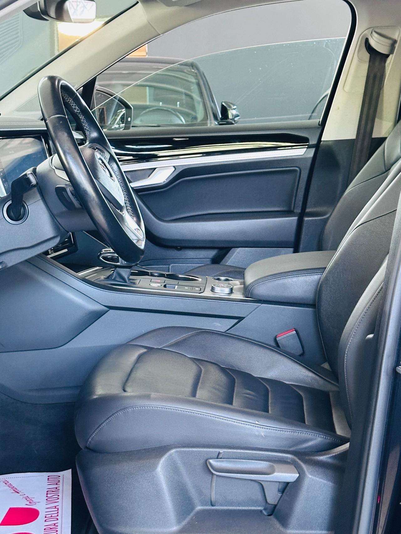 Volkswagen Touareg 3.0 V6 TDI SCR Black Style