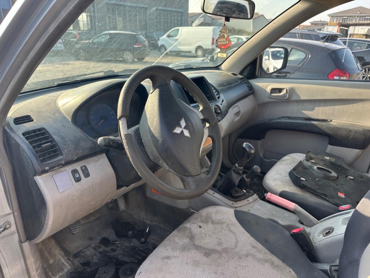 Mitsubishi L200 2.5 DI-D/136CV Single Cab Inform