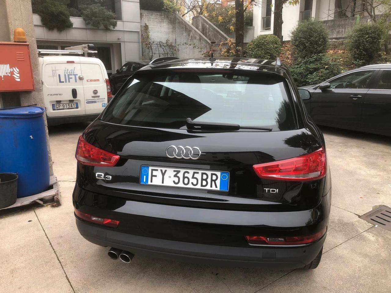 Audi Q3 2.0 TDI 150 CV Business