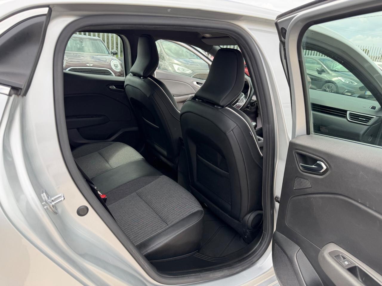 RENAULT CLIO 1.0 TCE GPL INTENS FUL LED PELLE MY22