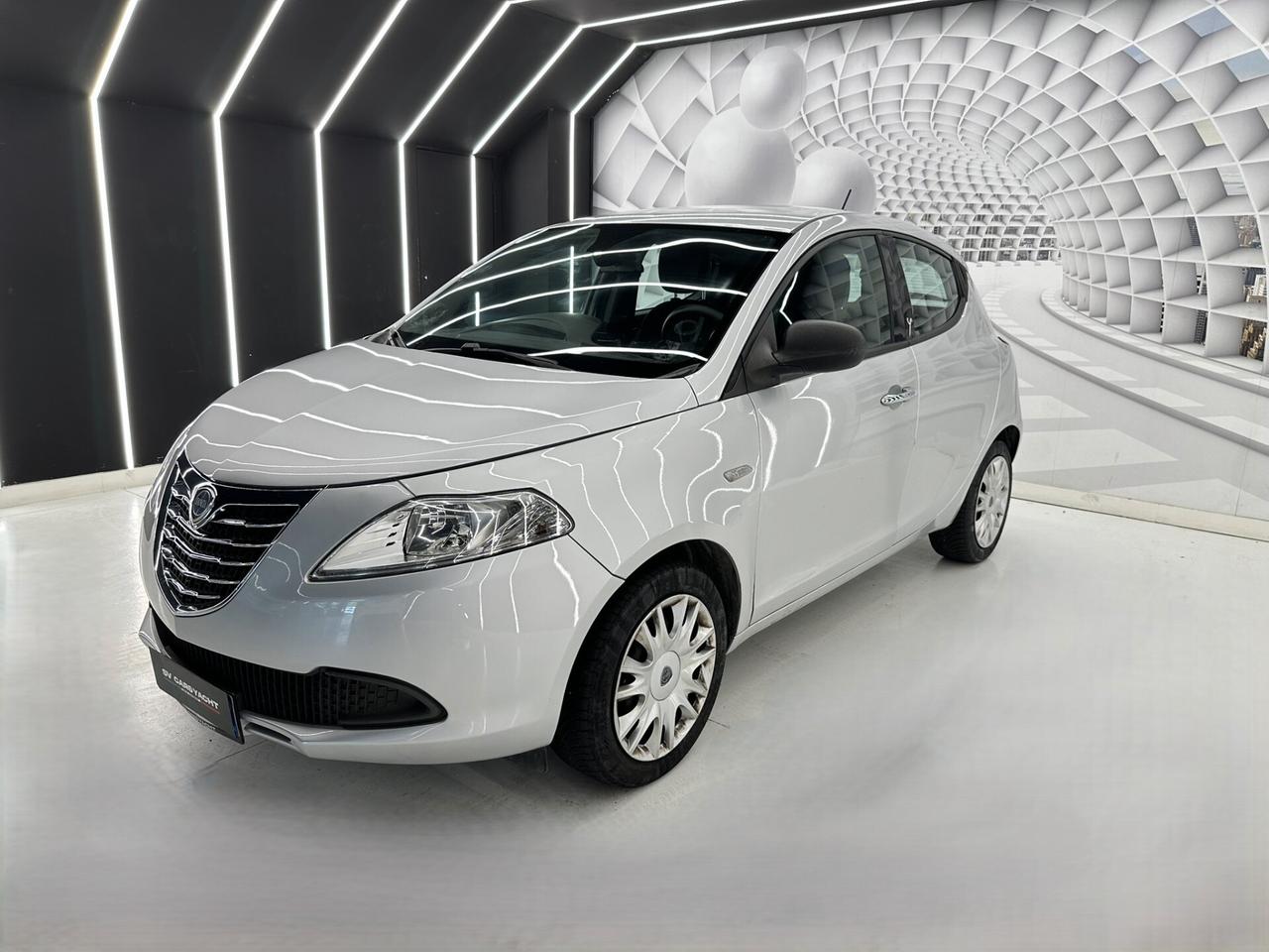 Lancia Ypsilon 1.2 69cv KM CERTIFICATI-NEOPATENTANTI-PERMUTE