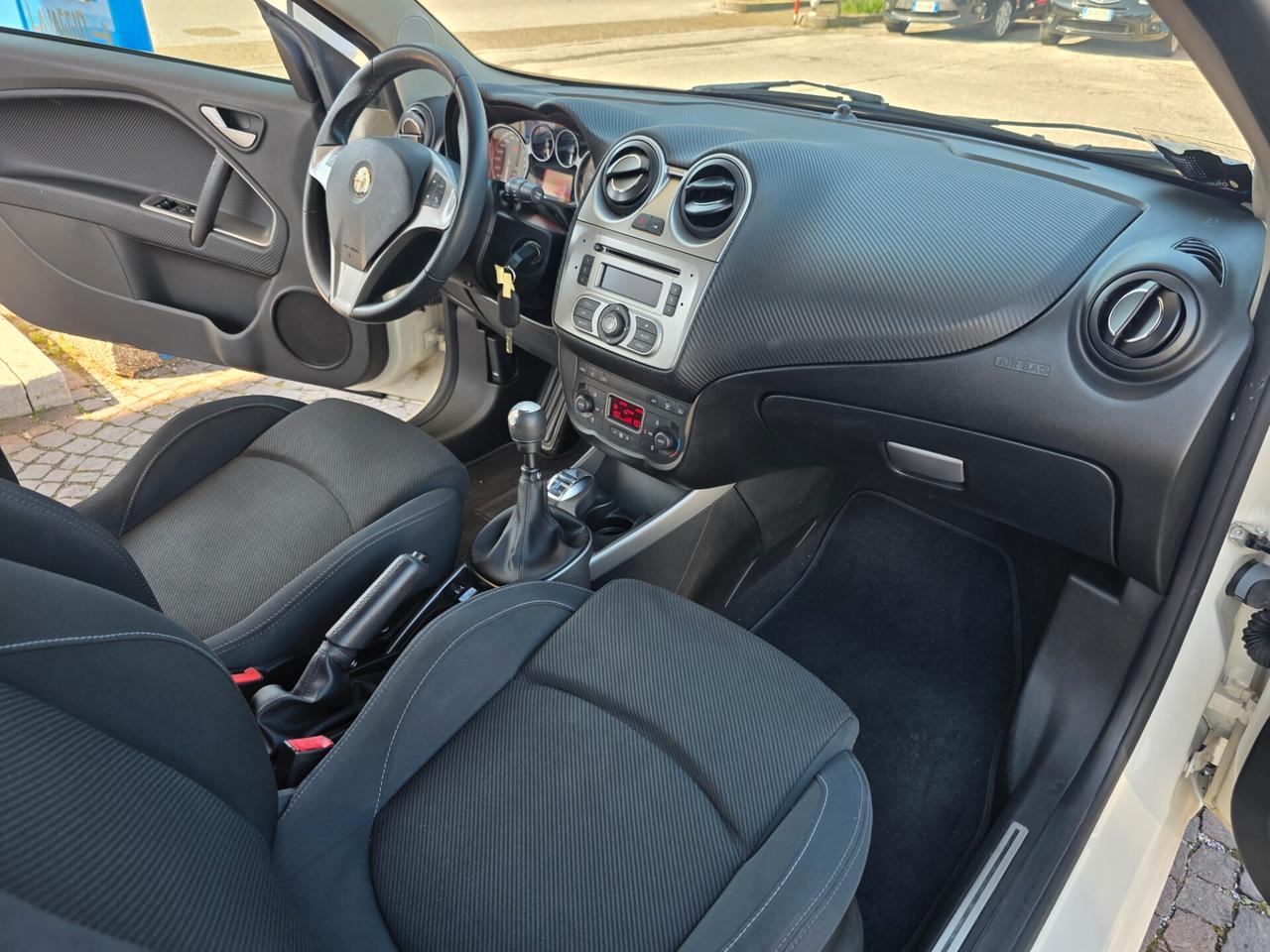 Alfa Romeo MiTo 1.4 105 CV M.air S&S Distinctive Sport Pack