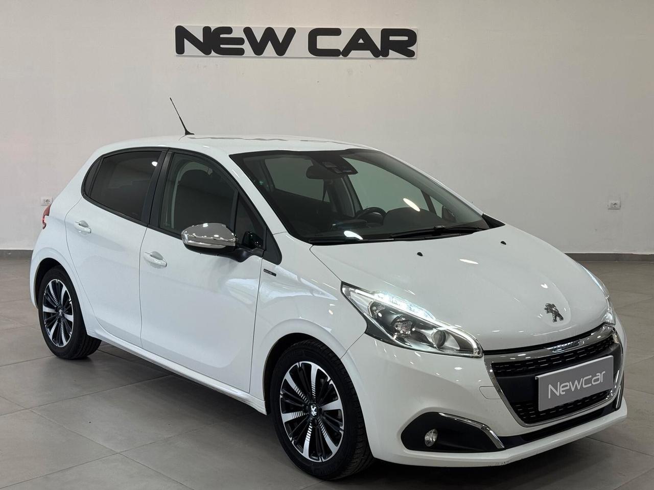 Peugeot 208 PureTech 82 Stop&Start 5 porte Signature