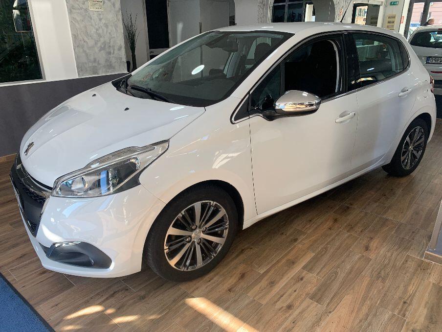 Peugeot 208 PureTech 82 5 porte Allure