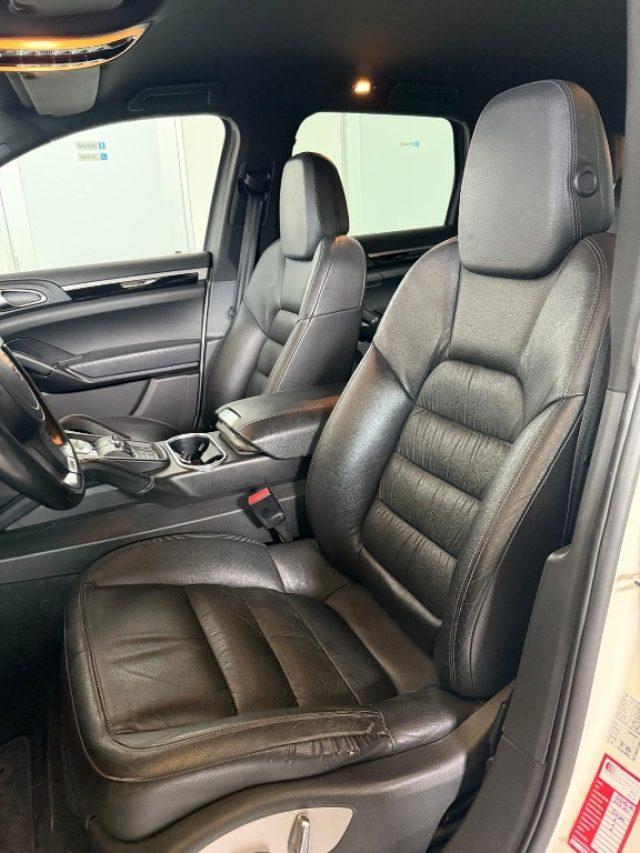 PORSCHE Cayenne 3.0 Diesel /BELL1SS1MO/