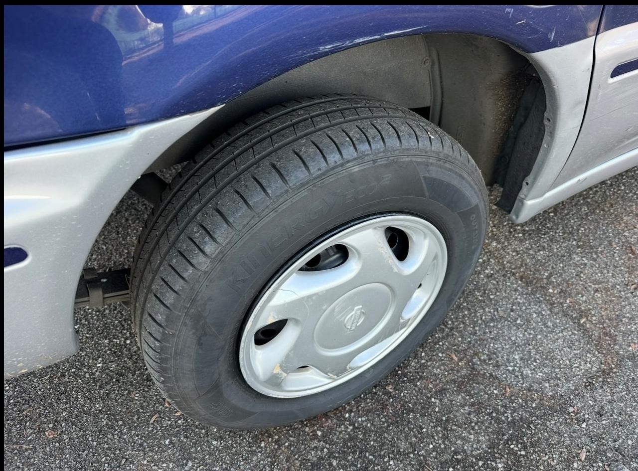 Nissan Serena 1.6i 16V cat 5 porte SLX