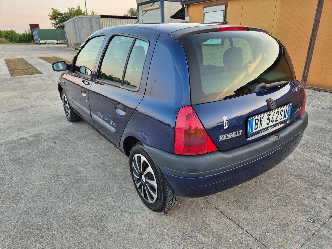 Renault Clio 1.4 cat 5 porte MTV neopatentati