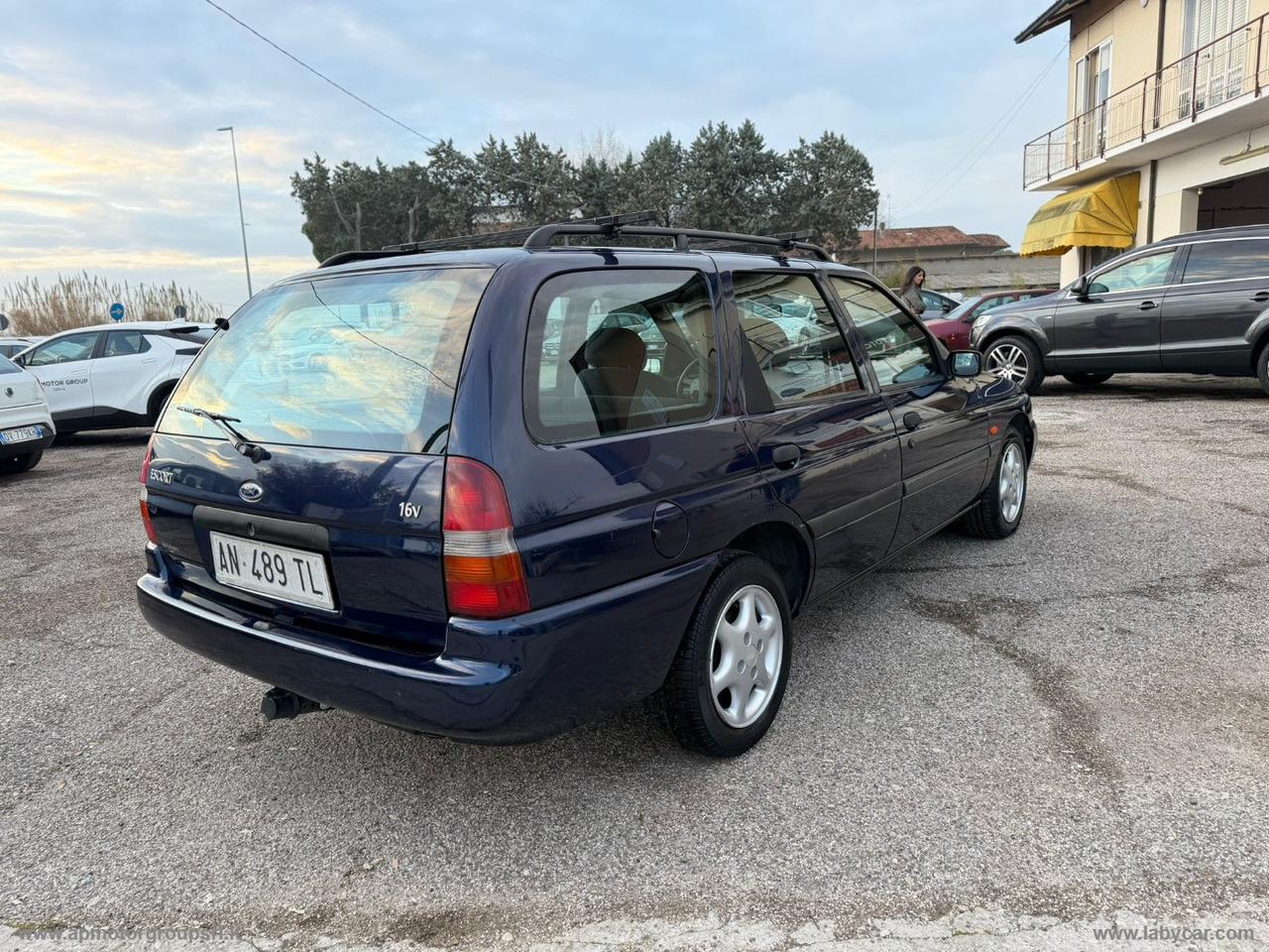 FORD Escort 1.6I 16V SW GHIA