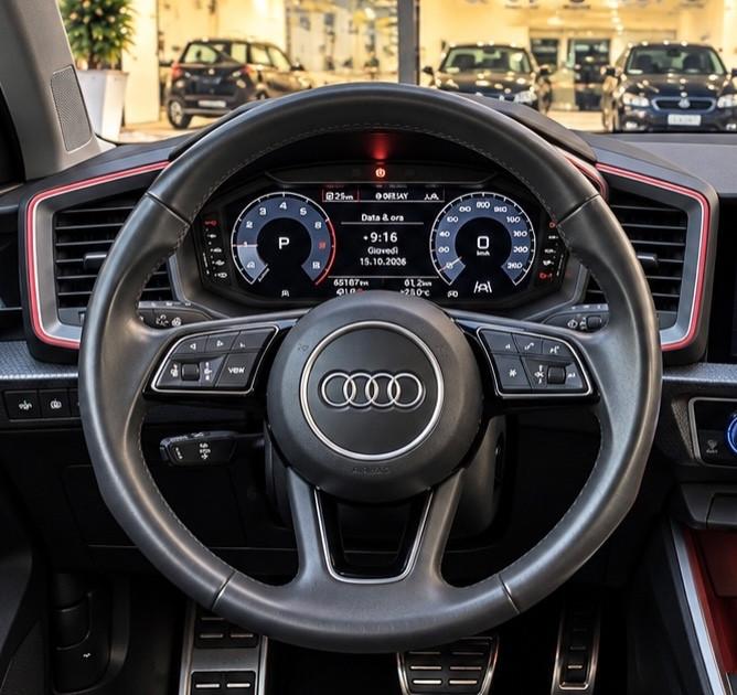 Audi A1 citycarver 30 TFSI Identity Contrast