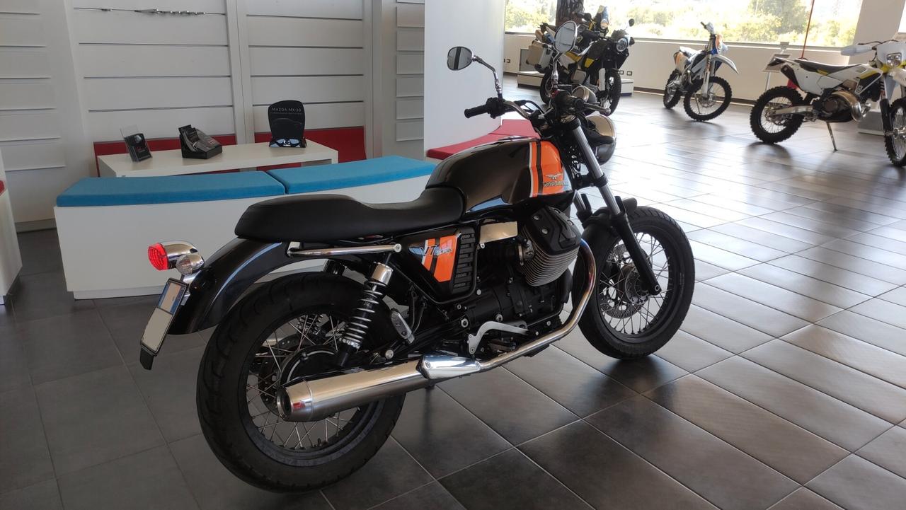 Moto Guzzi V7 SPECIAL