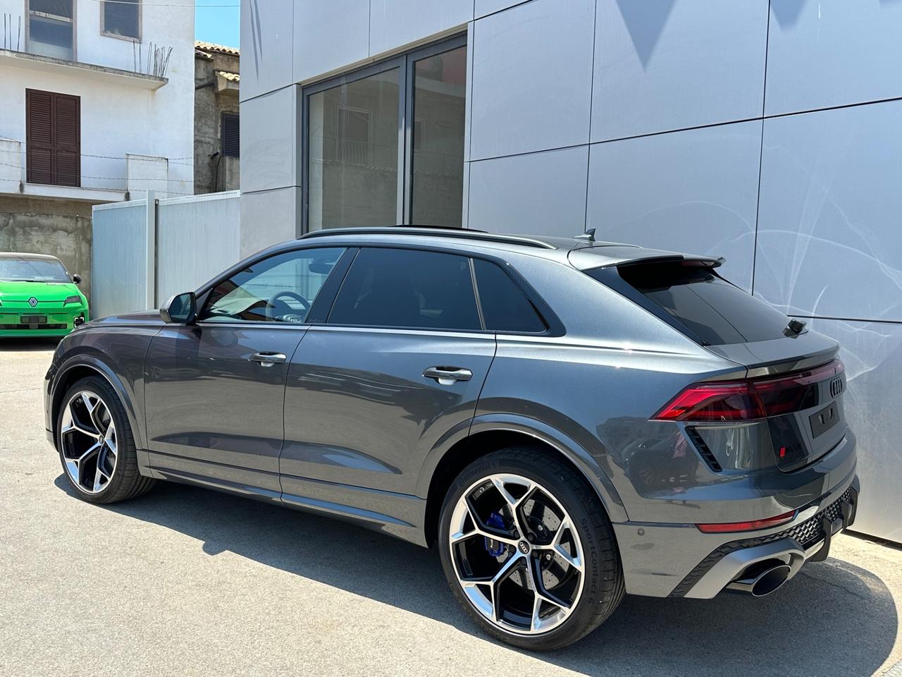 Audi RSQ8 performance possibilità noleggio no scoring
